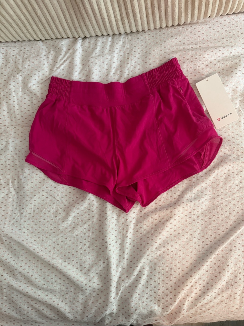 Hotty Hot HR Short 2.5” Lined Size 10 Pink Flare